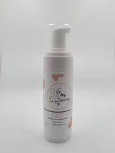 Load image into Gallery viewer, Bee Vee Clean Vanilla Bean Foaming Cleanser, plant-based, paraben and sulfate-free, in a white pump bottle with a clear cap.
